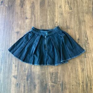 GAP Black Pleated Denim Skirt Above Knee Skirt Y2K Goth Alternative